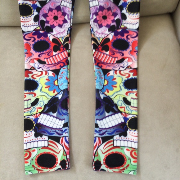'Online Legging Store' Women's Leggings - Size: S;  Flower & Skull Pattern - Picture 5 of 5